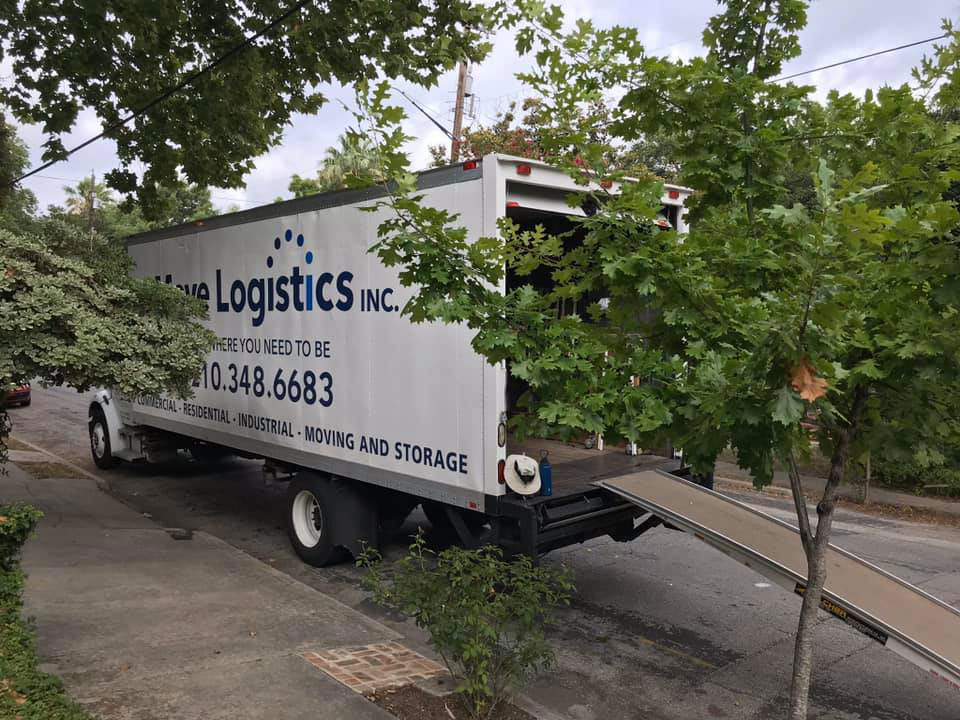 Image of a Move Logistics moving truck in Alamo Heights, TX