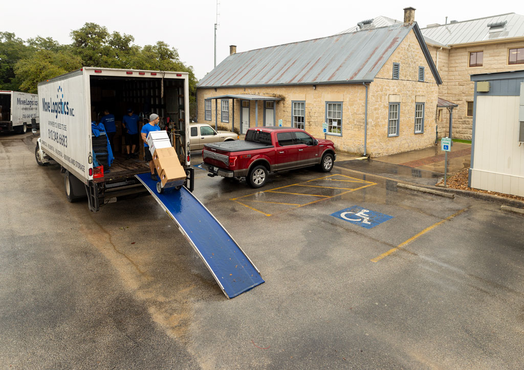 Image of Move Logistics Inc. relocating a commercial office