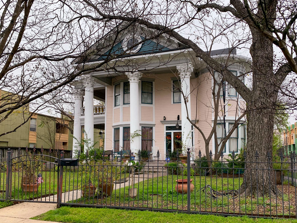Image of a historic downtown home located in San Antonio, TX