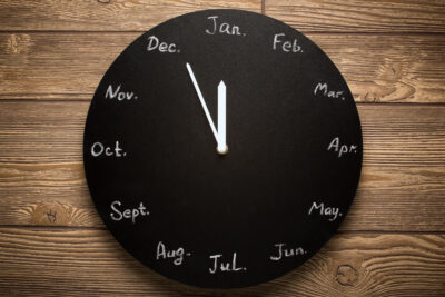 Chosing which months to move to save money during off-peak season